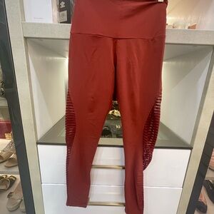 Onzie  High-Waisted Leggings Size Medium